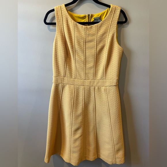 Taylor Womeen’s yellow dress - Size 10 - Picture 2 of 8